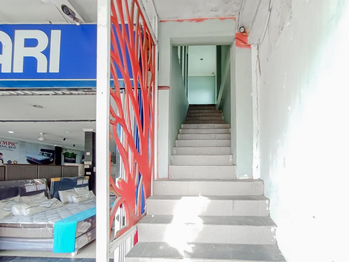 Reddoorz Syariah Near Q-Mall Banjarbaru Martapura  ภายนอก รูปภาพ