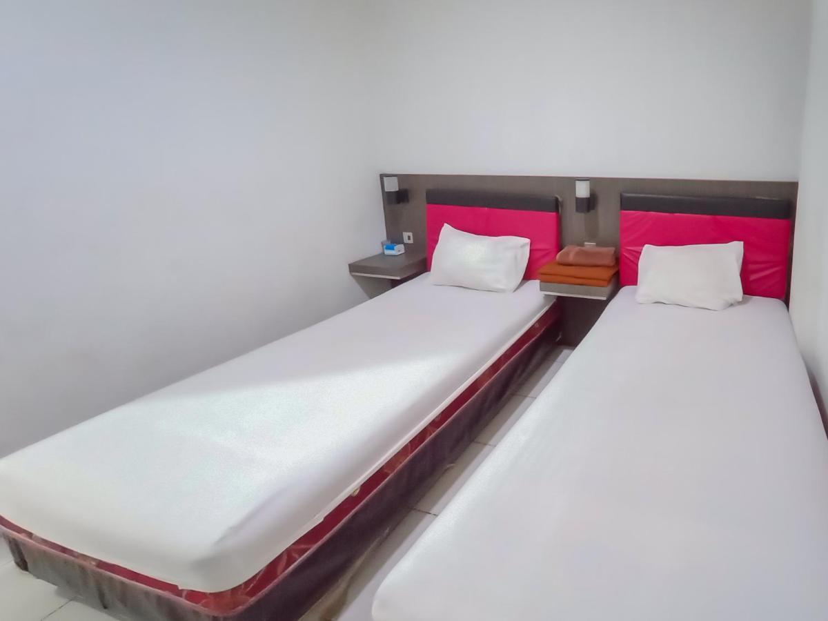 Reddoorz Syariah Near Q-Mall Banjarbaru Martapura  ภายนอก รูปภาพ